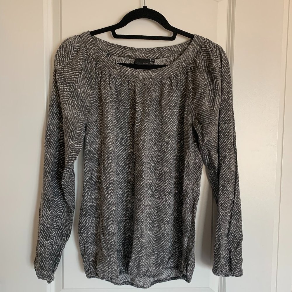 🌸2/$32🌸 B.Young  long sleeves , animal print